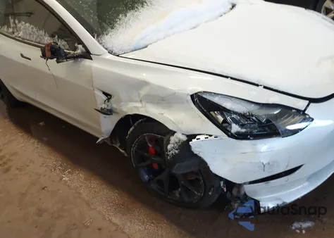 2019 Tesla Model 3 Long Range/Performance z USA, uszkodzony, nr VIN 5YJ3E1EBXKF487436